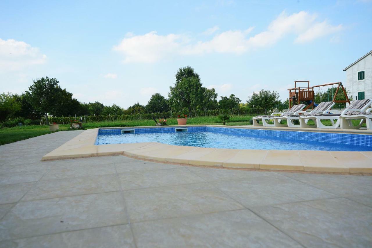 Ferienhaus Tomic Nedescina Ngoại thất bức ảnh