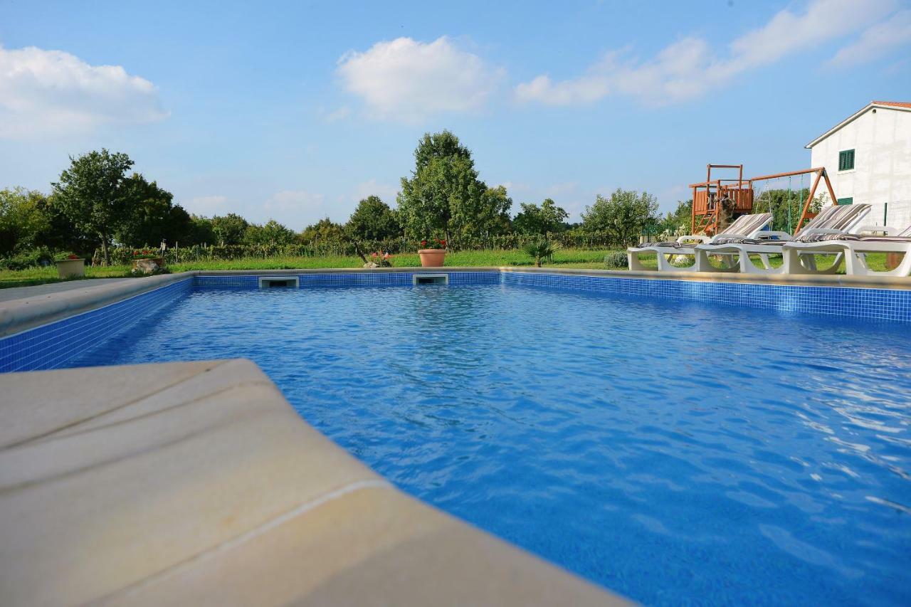 Ferienhaus Tomic Nedescina Ngoại thất bức ảnh