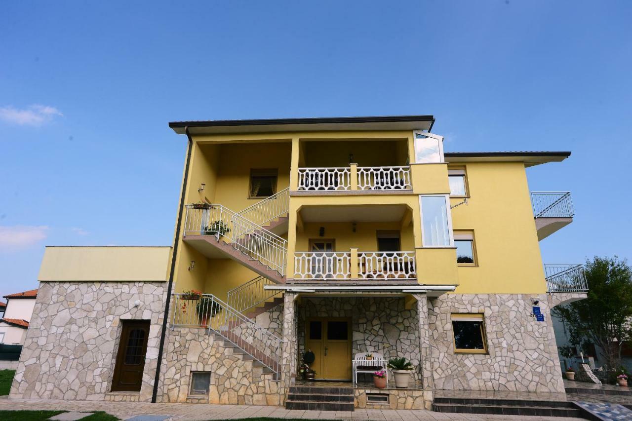 Ferienhaus Tomic Nedescina Ngoại thất bức ảnh