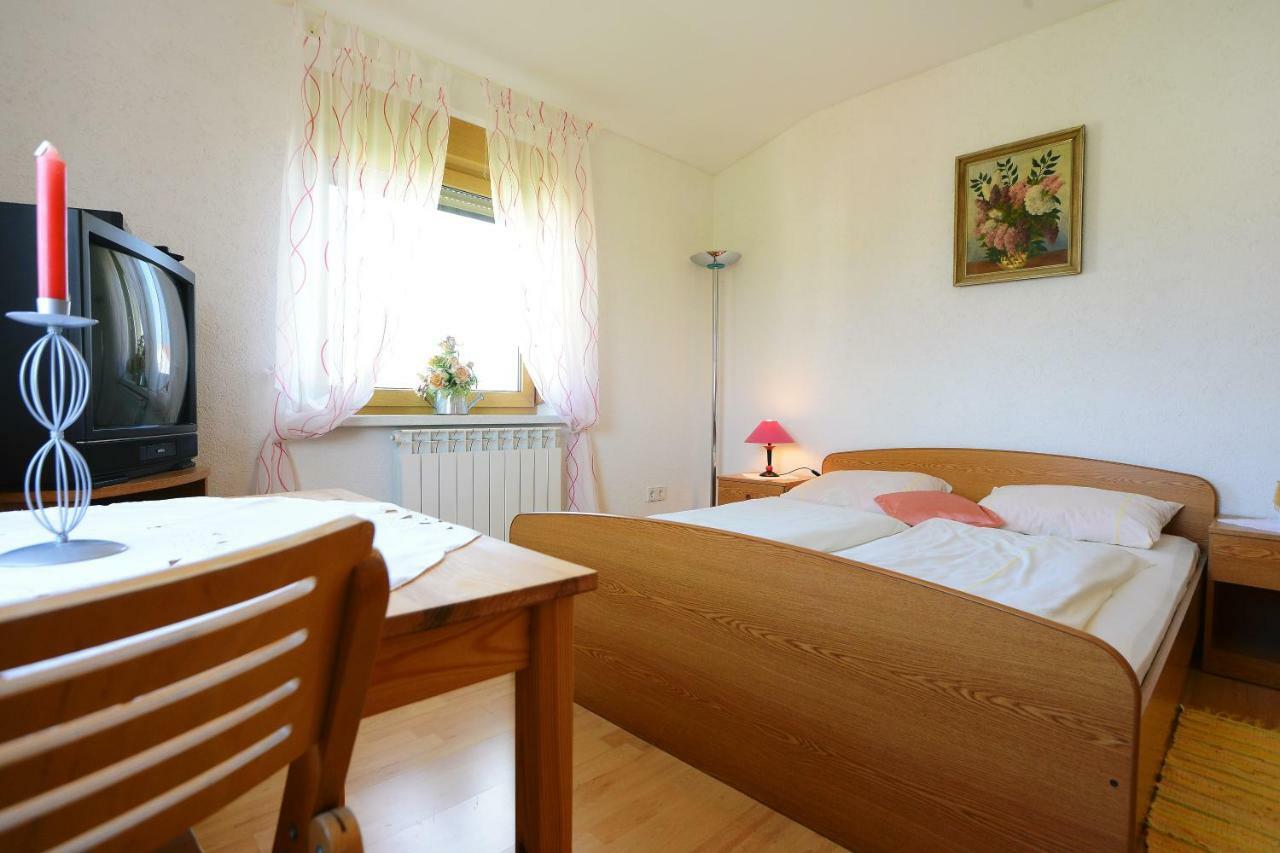 Ferienhaus Tomic Nedescina Ngoại thất bức ảnh