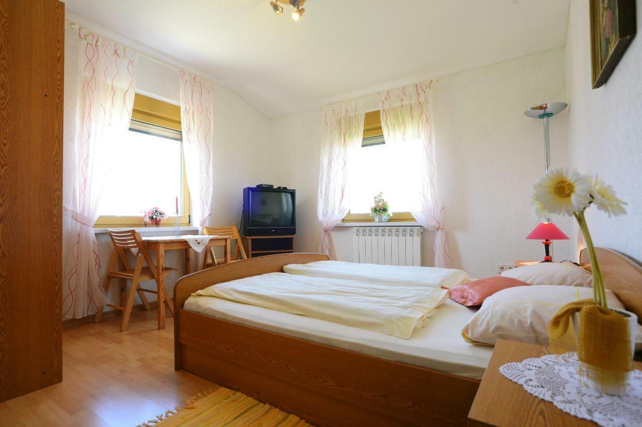 Ferienhaus Tomic Nedescina Ngoại thất bức ảnh