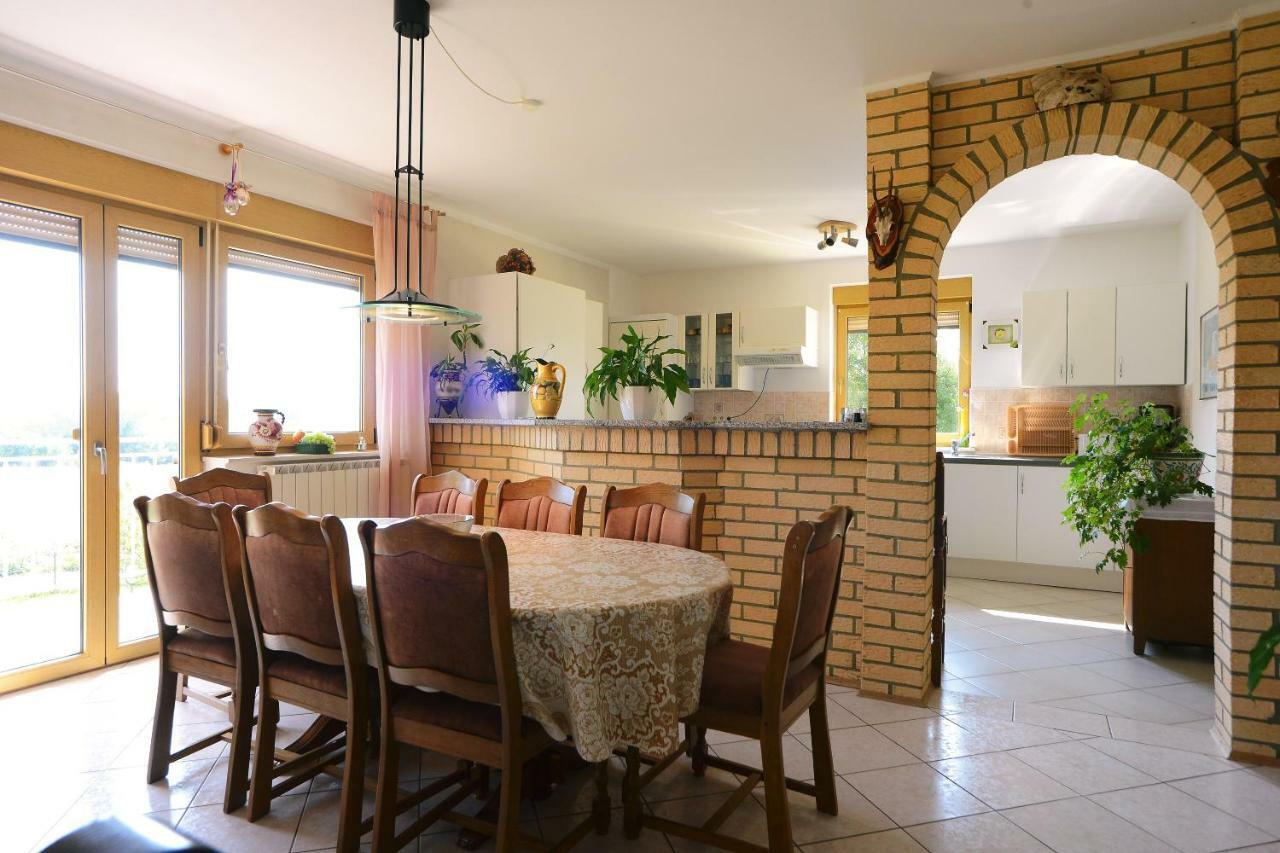 Ferienhaus Tomic Nedescina Ngoại thất bức ảnh